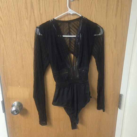 Lulus Casita Black Sheer Lace Long Sleeve Bodysuit Size Small NWT - Picture 4 of 9